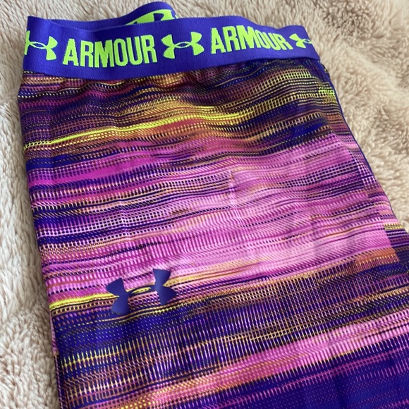 Youth XL Under Armour Capri Legging - Picture 2 of 4